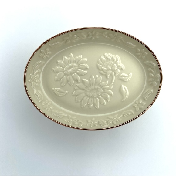 LENOX Set of Two Vanity Dishes - Picture 8 of 9